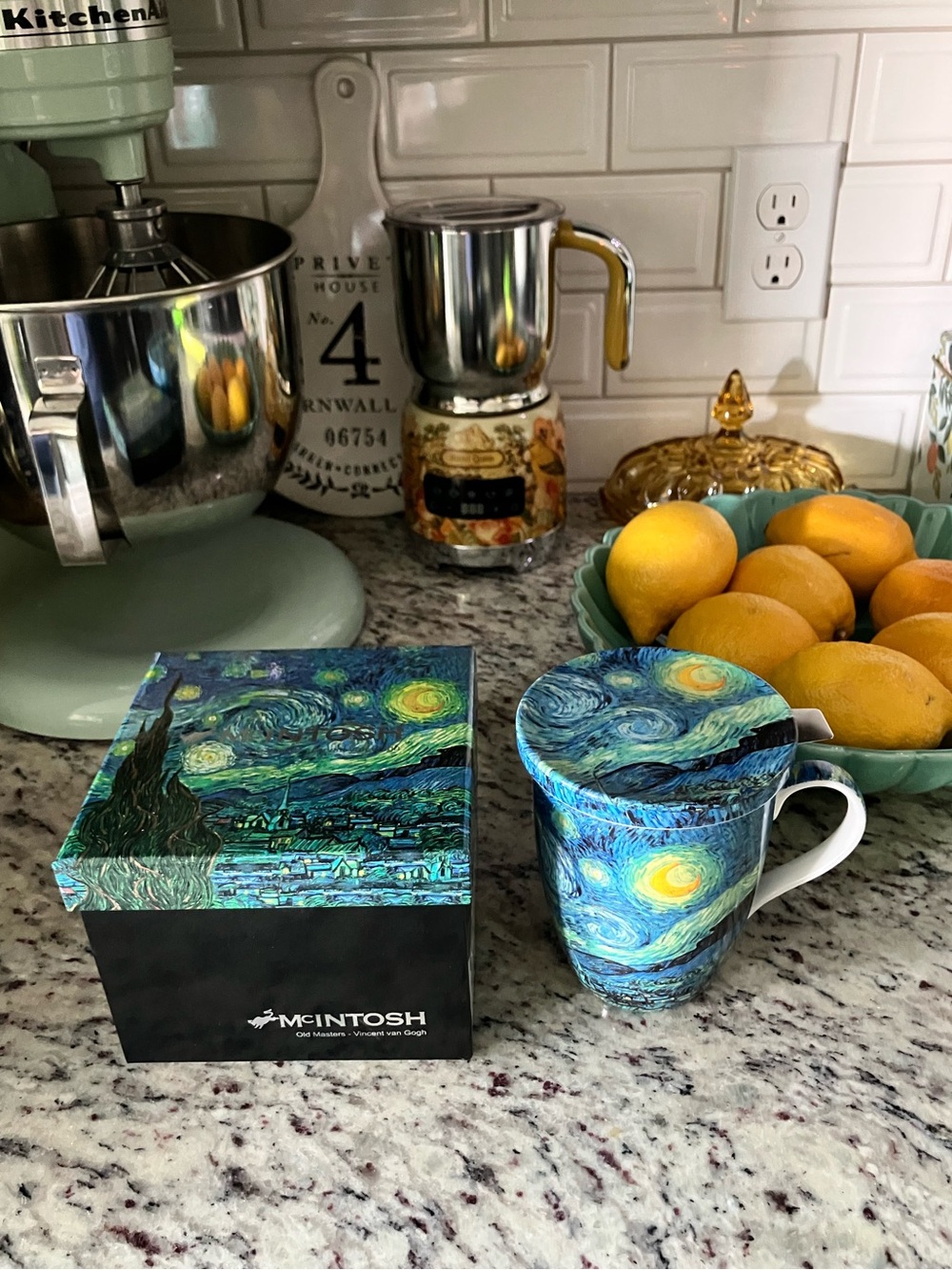 New McIntosh Old Masters Vincent van Gogh Starry Night Tea Mug Infuser and Lid